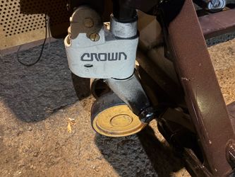 Crown Pallet Jack