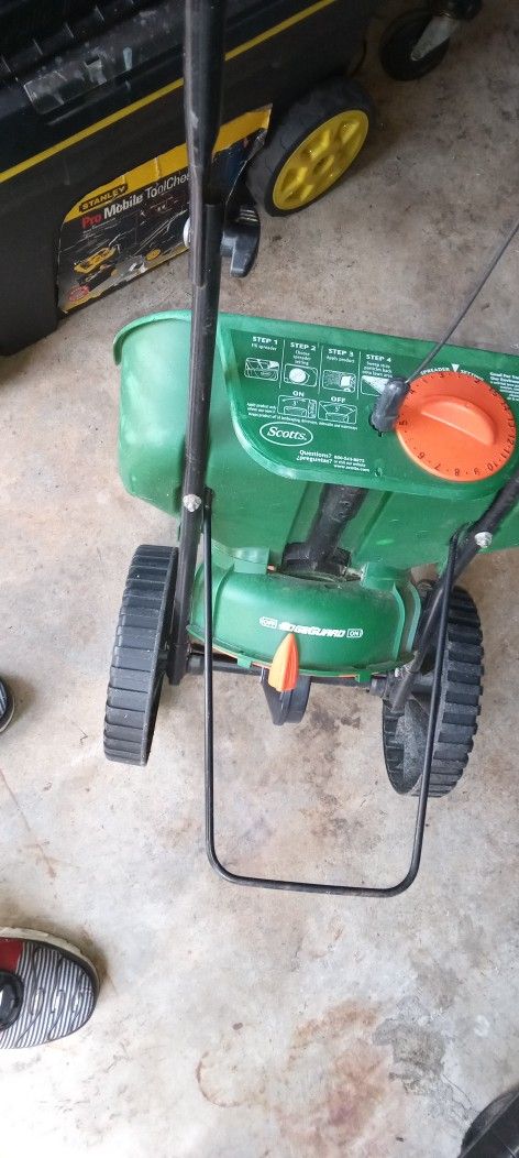 Spreader And Feeder