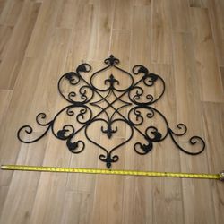 Black Metal Scroll Wall Decor
