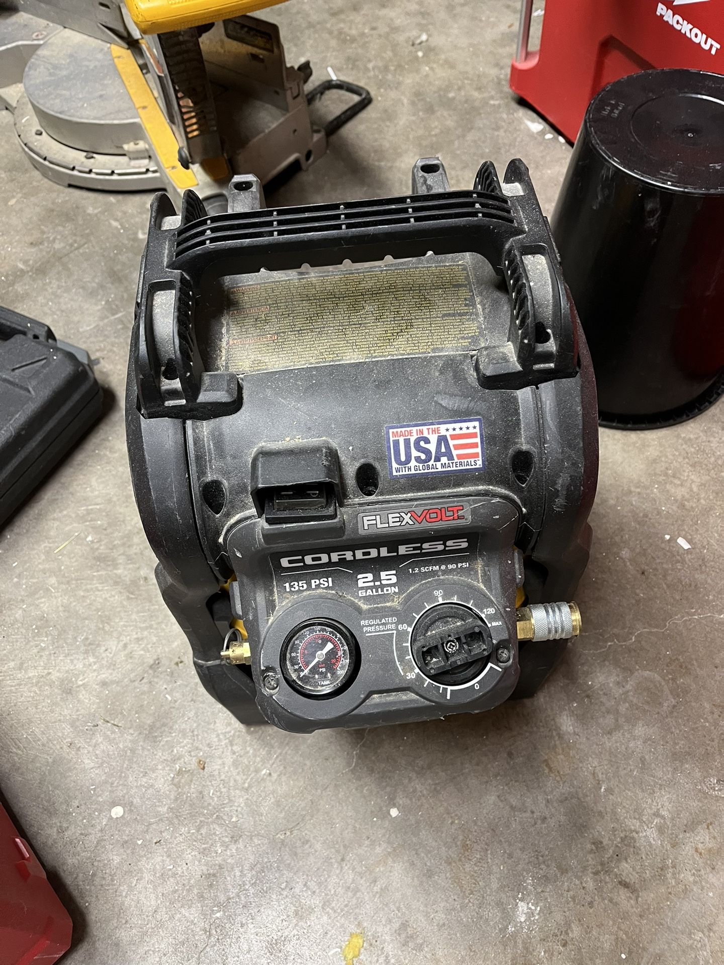Gallon Dewalt Cordless Compressor DEWALT DCC2560T1 60V MAX