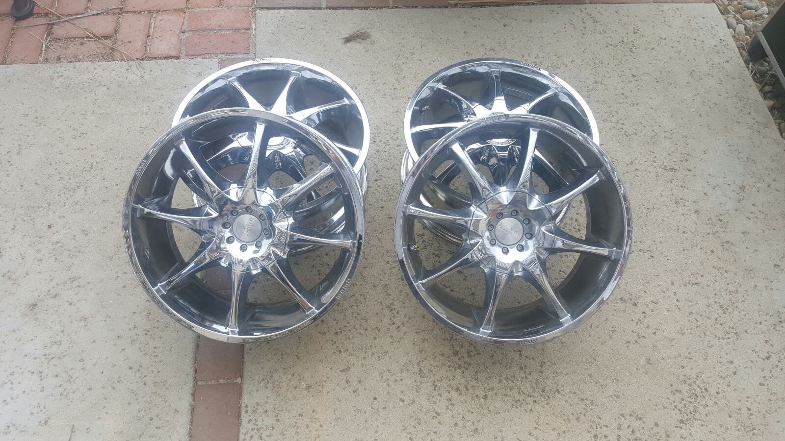 Rims , Momo Italy Quasar 2, 16" x 8" inch wheels , chrome 4x114.3