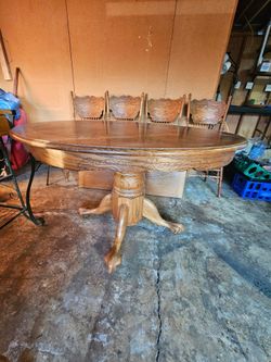 Dining Table with Removeable Leaf
