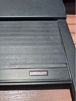 Roll N Lock retractable truck bed cover