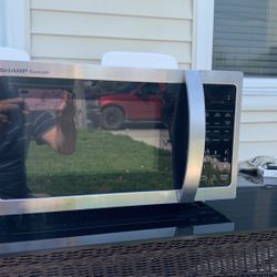 Microwawe Sharp Wery Good Condicshen 50$ Laik New