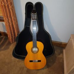 Mardan Vintage 6 String Guitar With Case