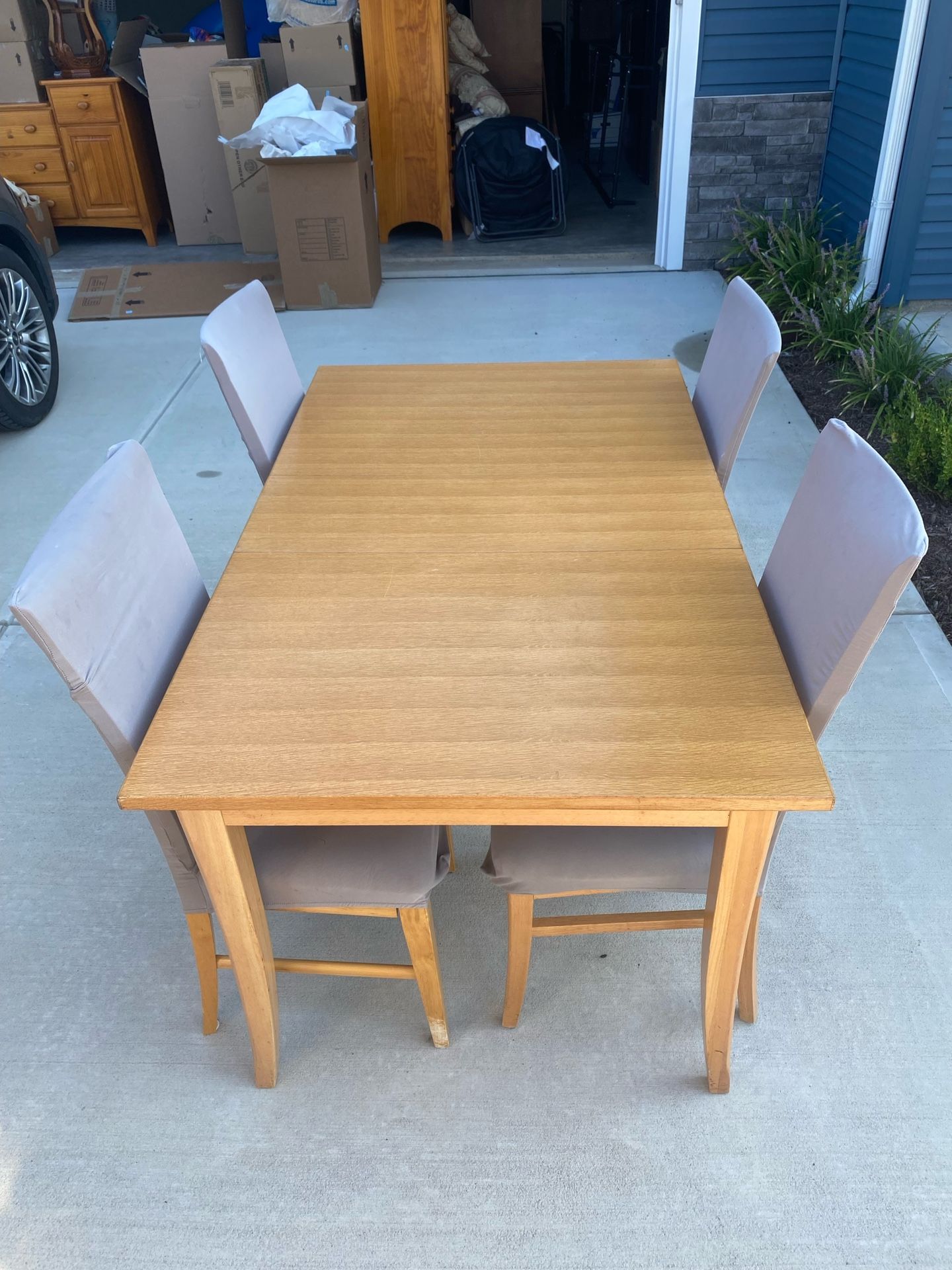 Dining table With 4 Chairs
