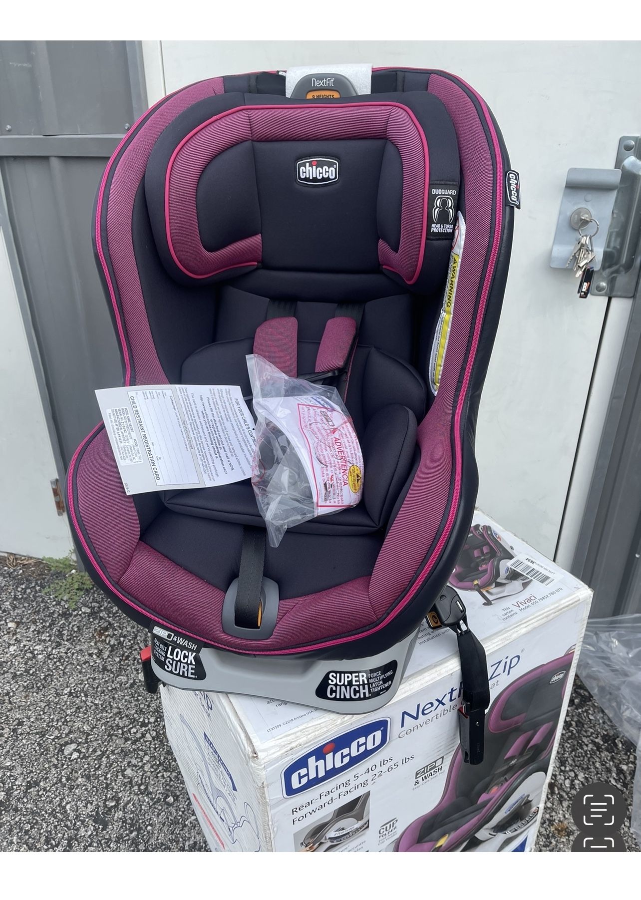 New Chicco Next Fit Zip Convertible Car Seat 