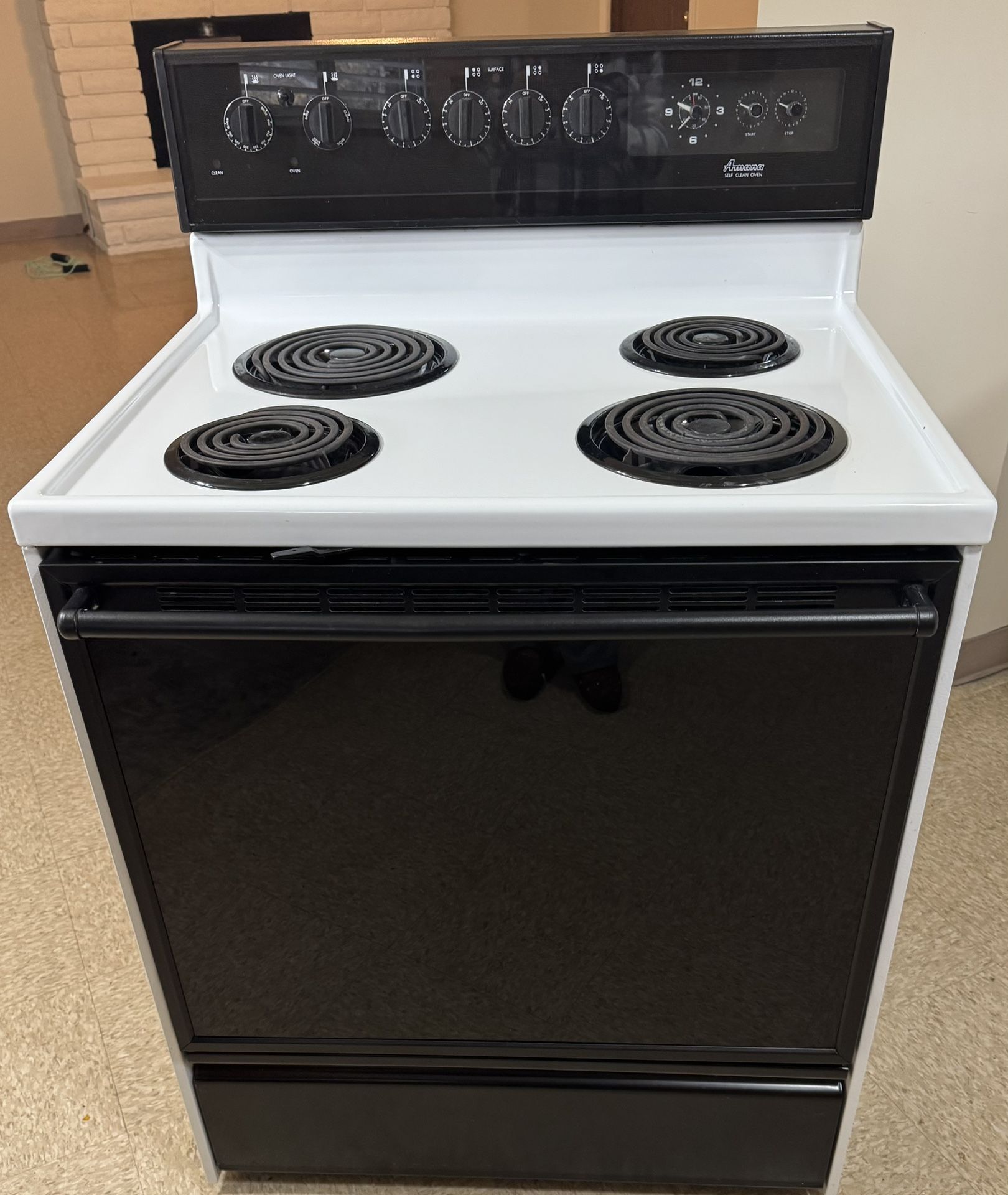 Amana Kitchen stove