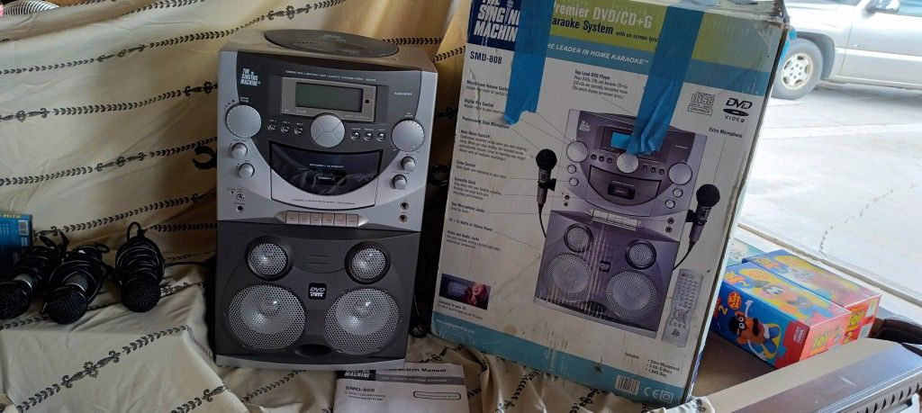 Karaoke Machine With Multiple Mics And Cds