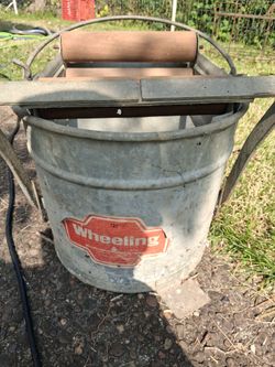 Vintage Wheeling 120 Galvanized Mop Bucket with Wood Rollers / Wringer