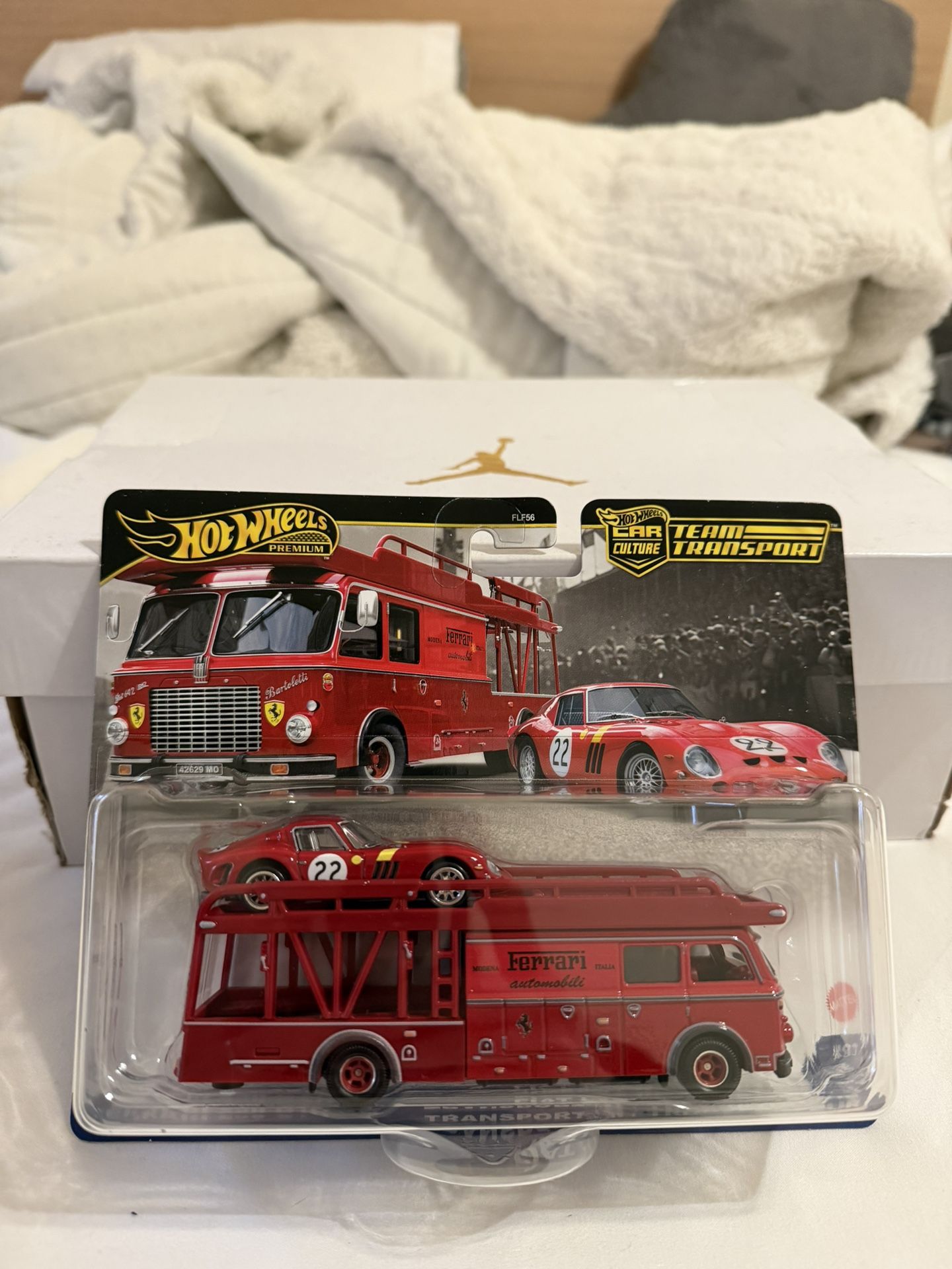 Hot Wheels Car Culture Team Transport Ferrari 250 GTO & Fiat 642 RN2 Bartoletti