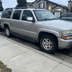 2005 Chevrolet suburban Z71 Package 