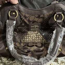 Coach Signature Series Purse