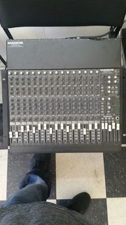 Mackie 1604 vlz pro 16 channel mic/mixer.