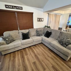 Large Gray 3 Piece Sectional Couch 