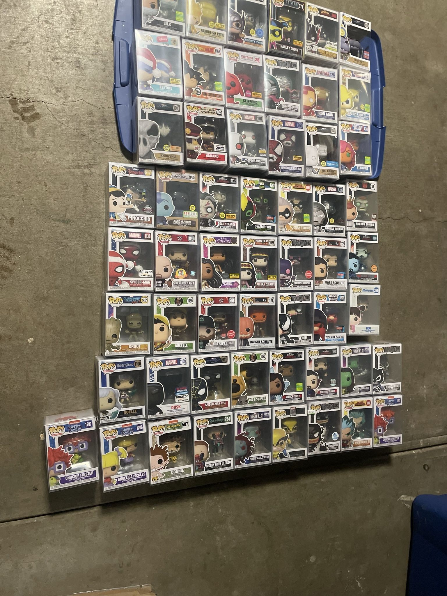 Funko Pop Lot (Exclusives And Commons) display picture 1