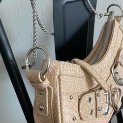 Vintage style Y2K beige baguette bag/hobo bag