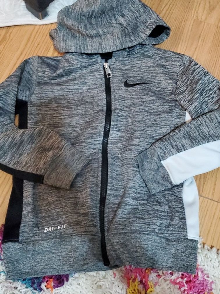 Nike- Boys Size 6 Hoodie