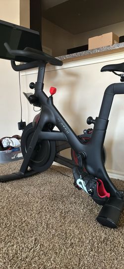 Peloton  Bike/  Shoes (46)