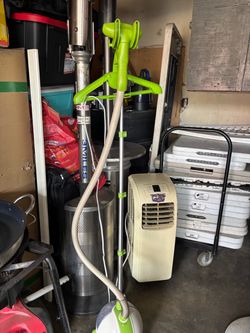 Upright Garment Steamer Green and White