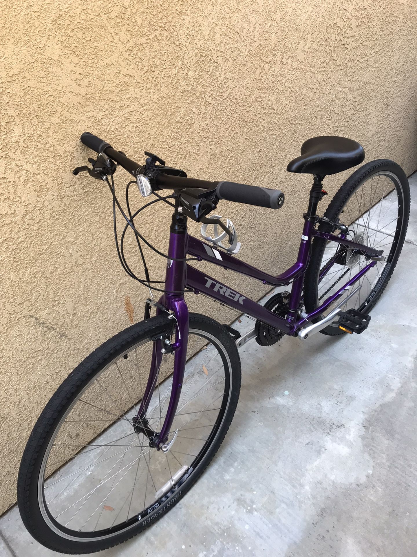 Trek Verve 2  Women’s Hybrid Bike 
