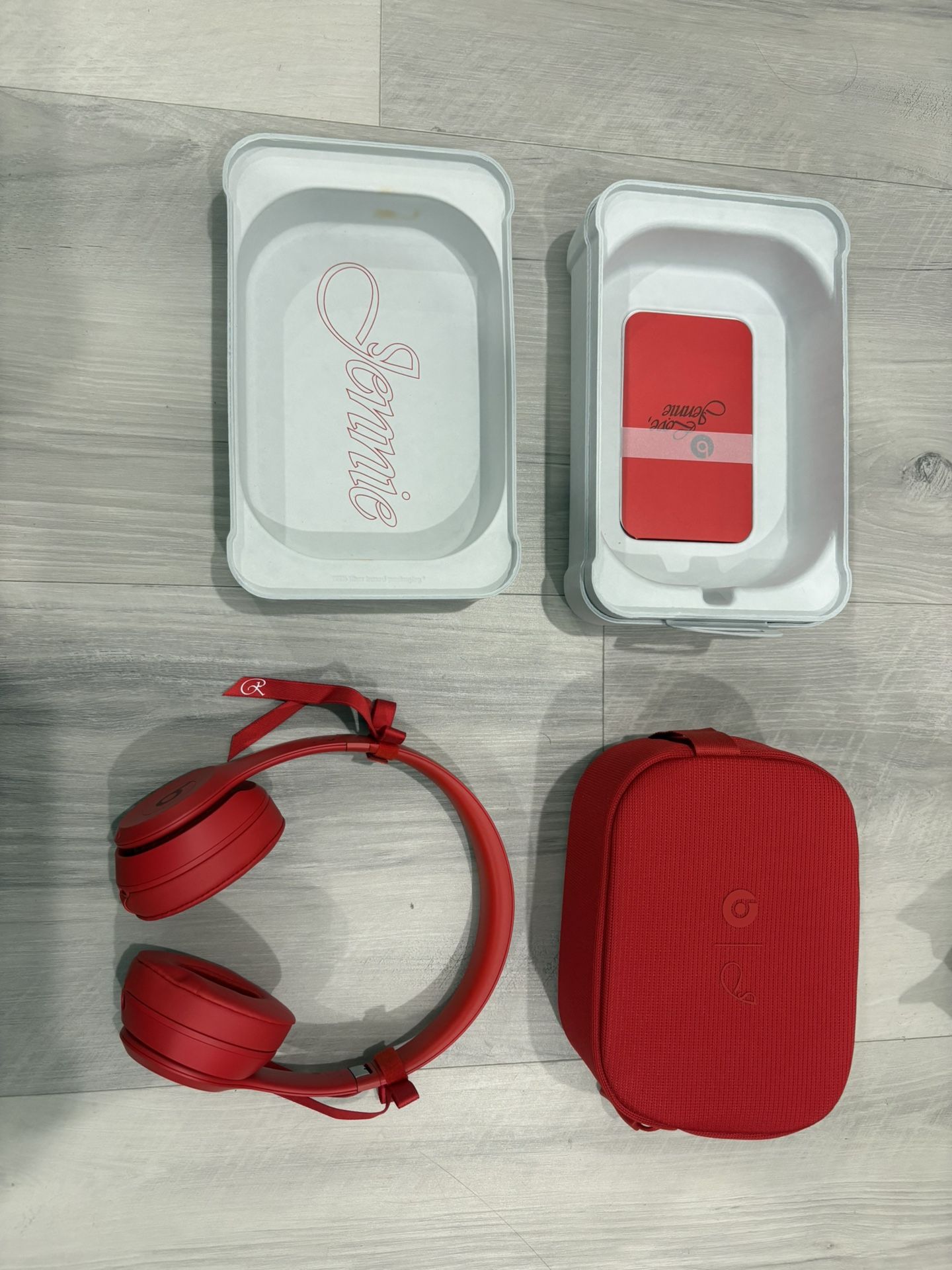Beats Solo 4 Jennie Edition RED