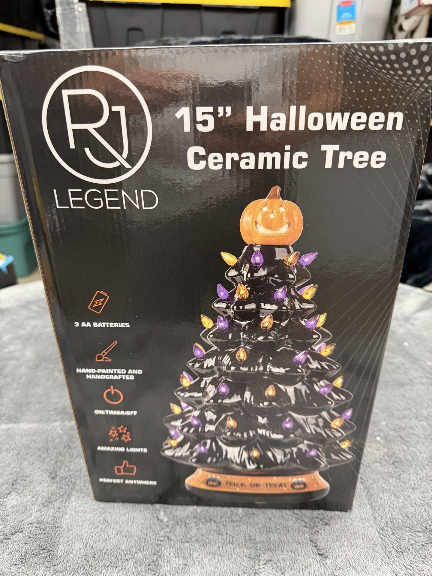 Large 15” Halloween Trick or Treat Light Up Ceramic Tree! Runs on AA batteries.