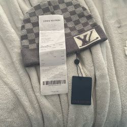 lv beanie 250