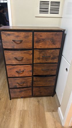 Dresser