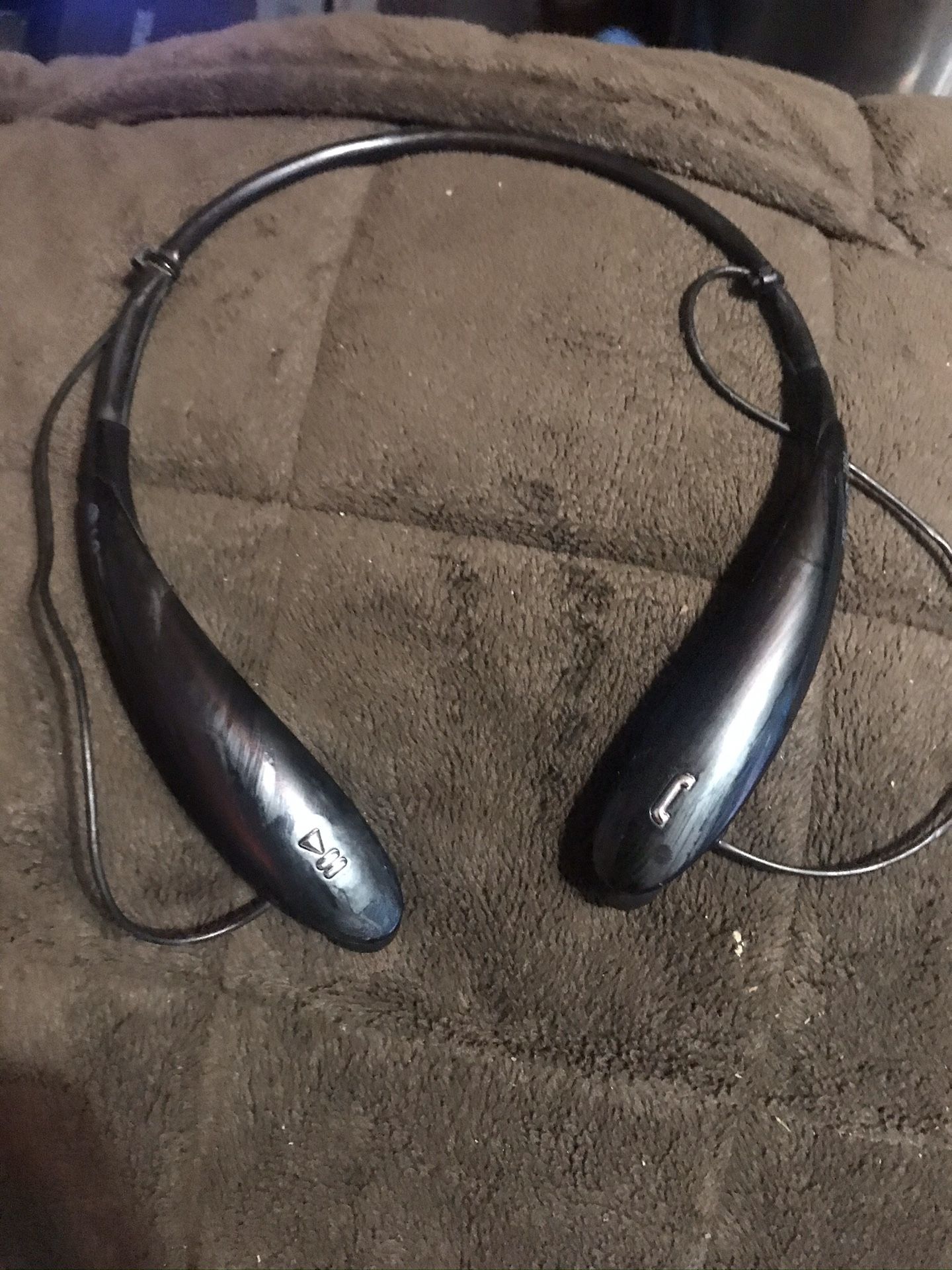 LG wireless headphones