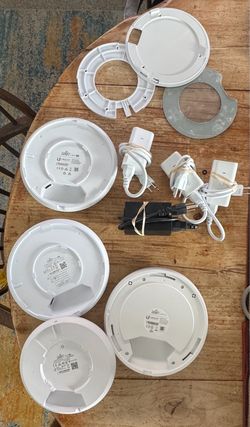 Ubiquiti UniFi Access Points Lot with Mounts and PoE Injectors