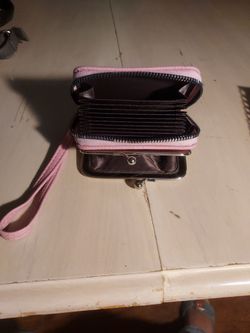 Women's wristlet wallet