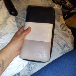 Women's Wallet With RDF Card Protection