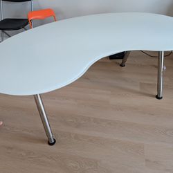 Kidney Shaped Table