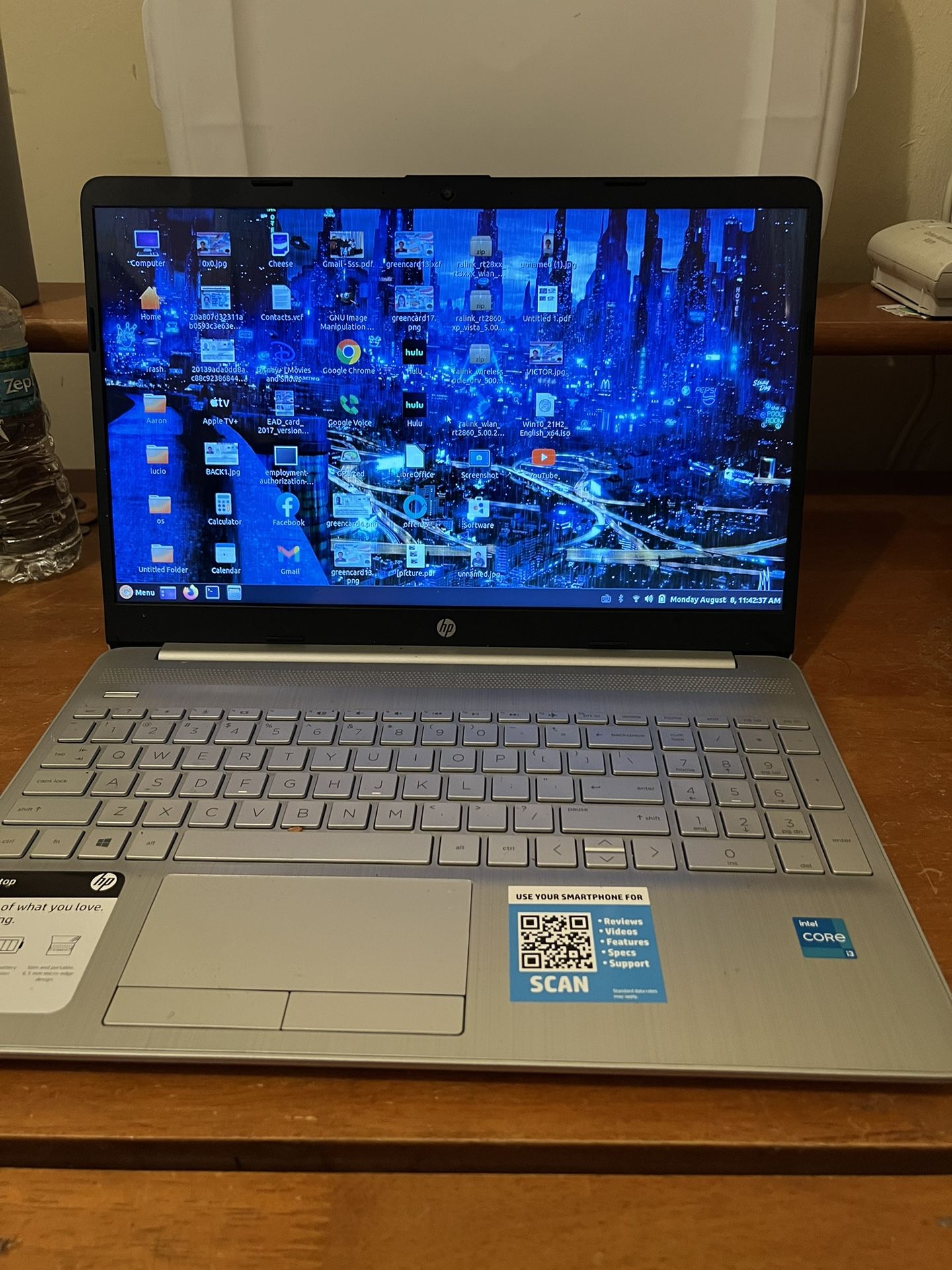 HP 15.6 1TB Hard Drive 8 GB Memory Intel I3 Core Fully Loaded Windows 11 Dual Boots into Ubuntu asking $275