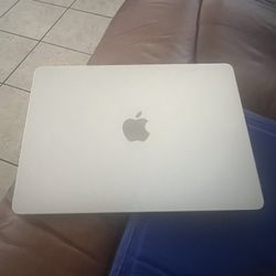 MacBook Air 13” 2025
