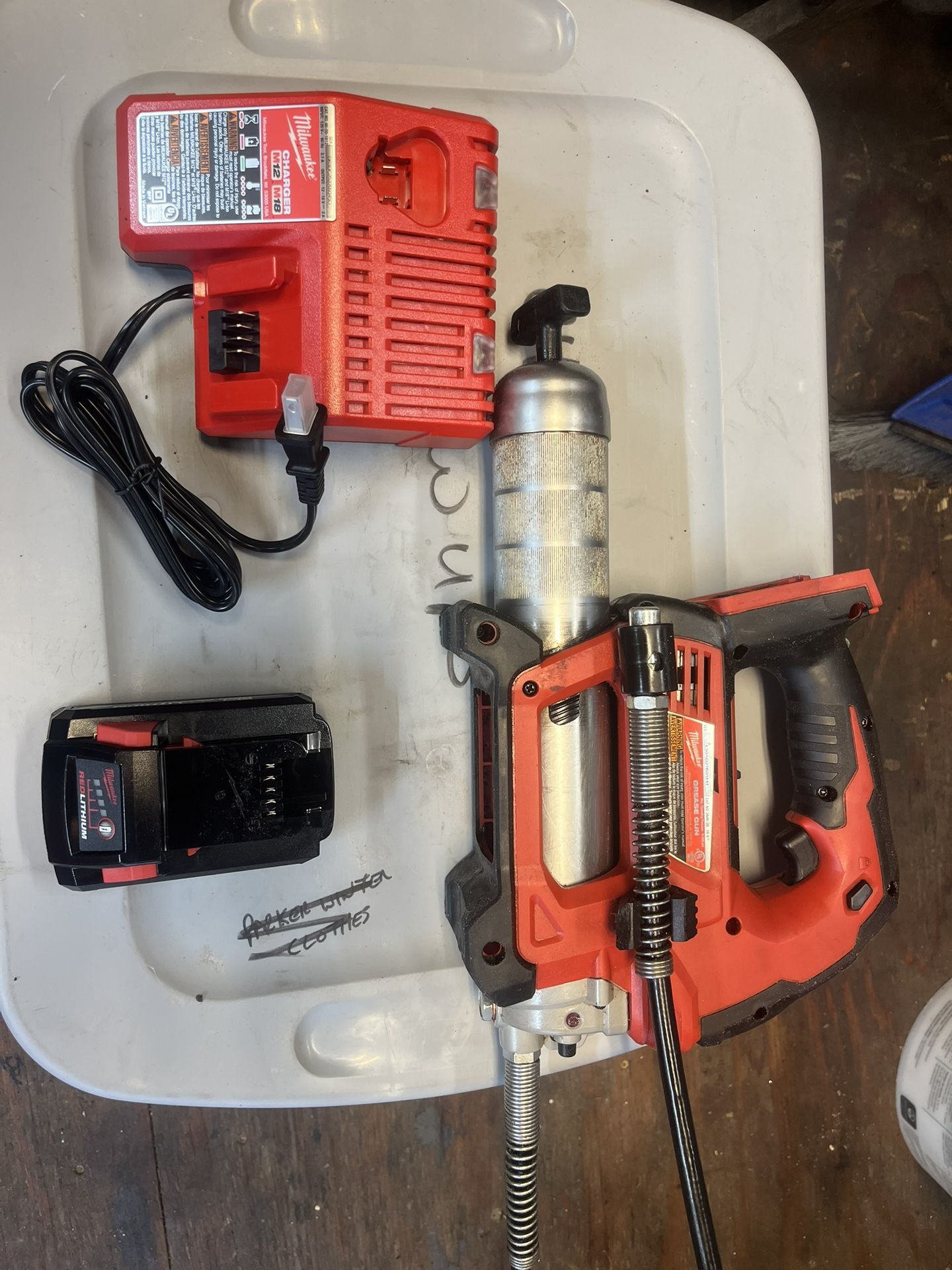 Milwaukee grease gun