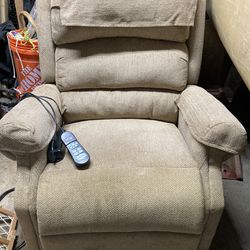 Recliner/Lift Chair Used 3 Months