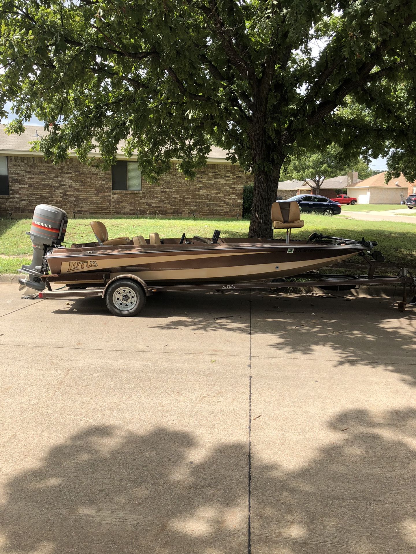 1984 Lotus Fiberglass Bass Boat