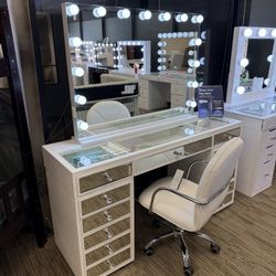 Luxury Glass top Make Up Vanity