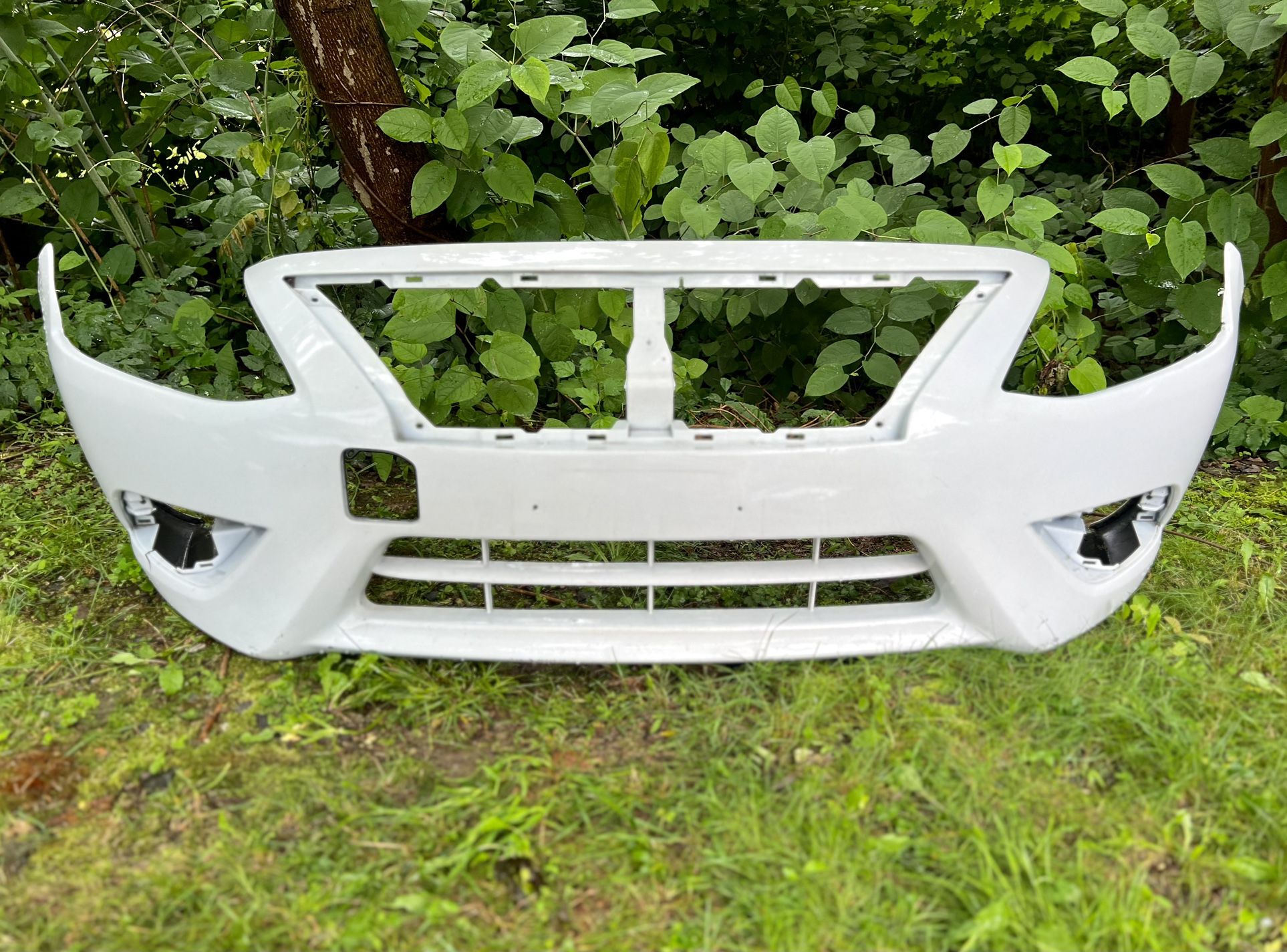 ✅ 2015 2016 2017 2018 2019 NISSAN VERSA SEDAN FRONT BUMPER WHITE ORIGINAL