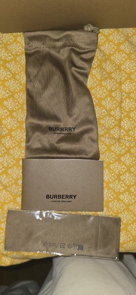 Authentic Burberry Camel Brown Soft Leather Sunglasses Case Dust Bag Booklet Box