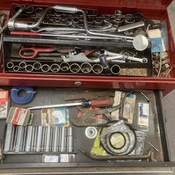 Craftsman Tool box with tool