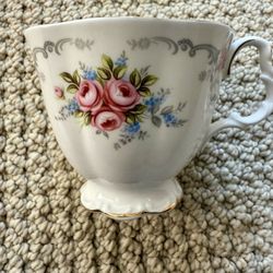 Royal Albert Bone China “Tranquility” Made In England 