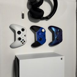 Xbox Series X Digital Console Bundle
