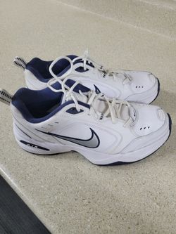 Nike Air Monarch