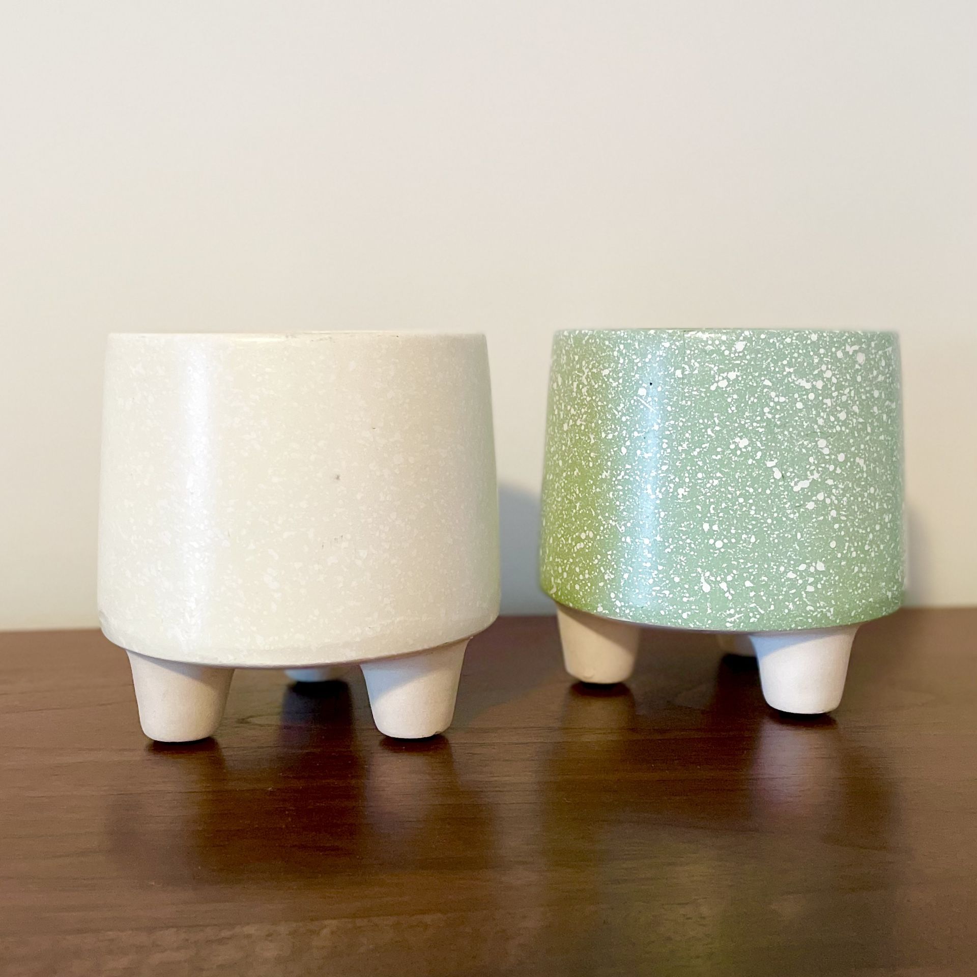Speckled Pastel Peach and Green Ceramic Planters with Legs (Set of 2)
