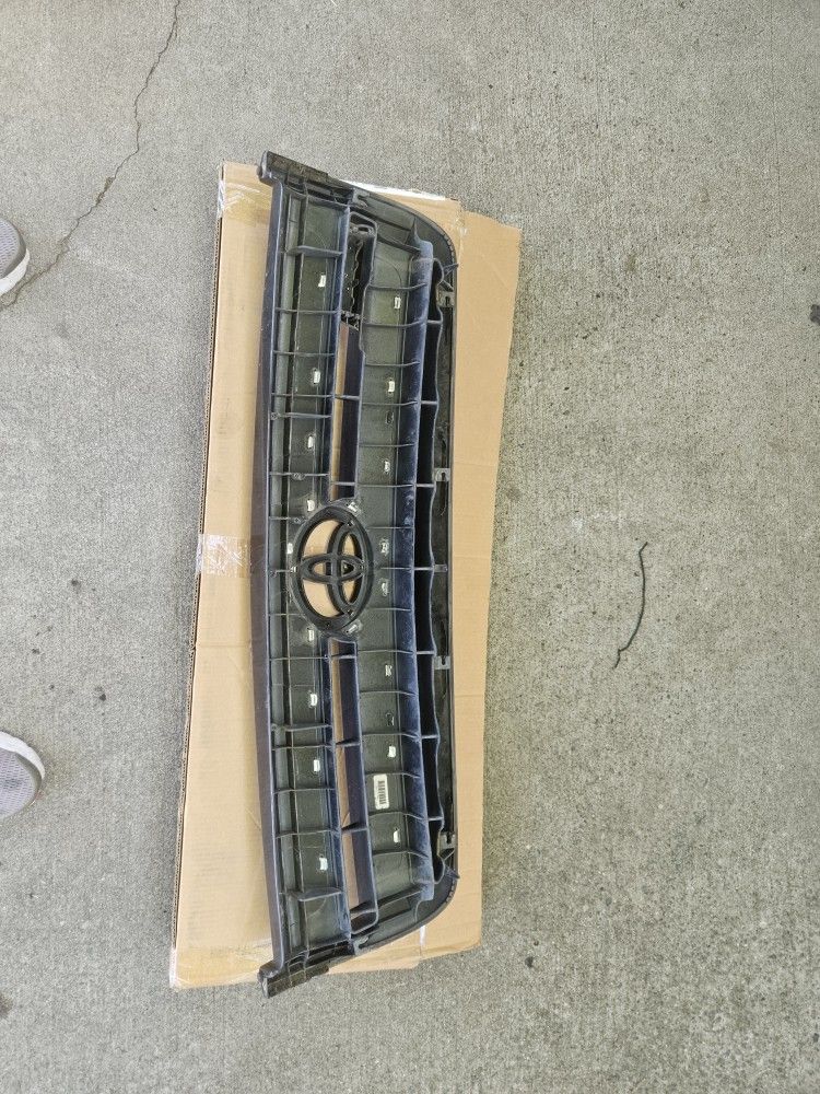 Toyota Tundra 2005 Light & Grille