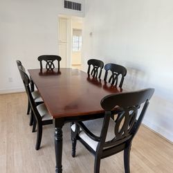 Dining Table & Chairs 