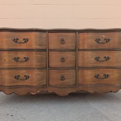 Vintage dresser